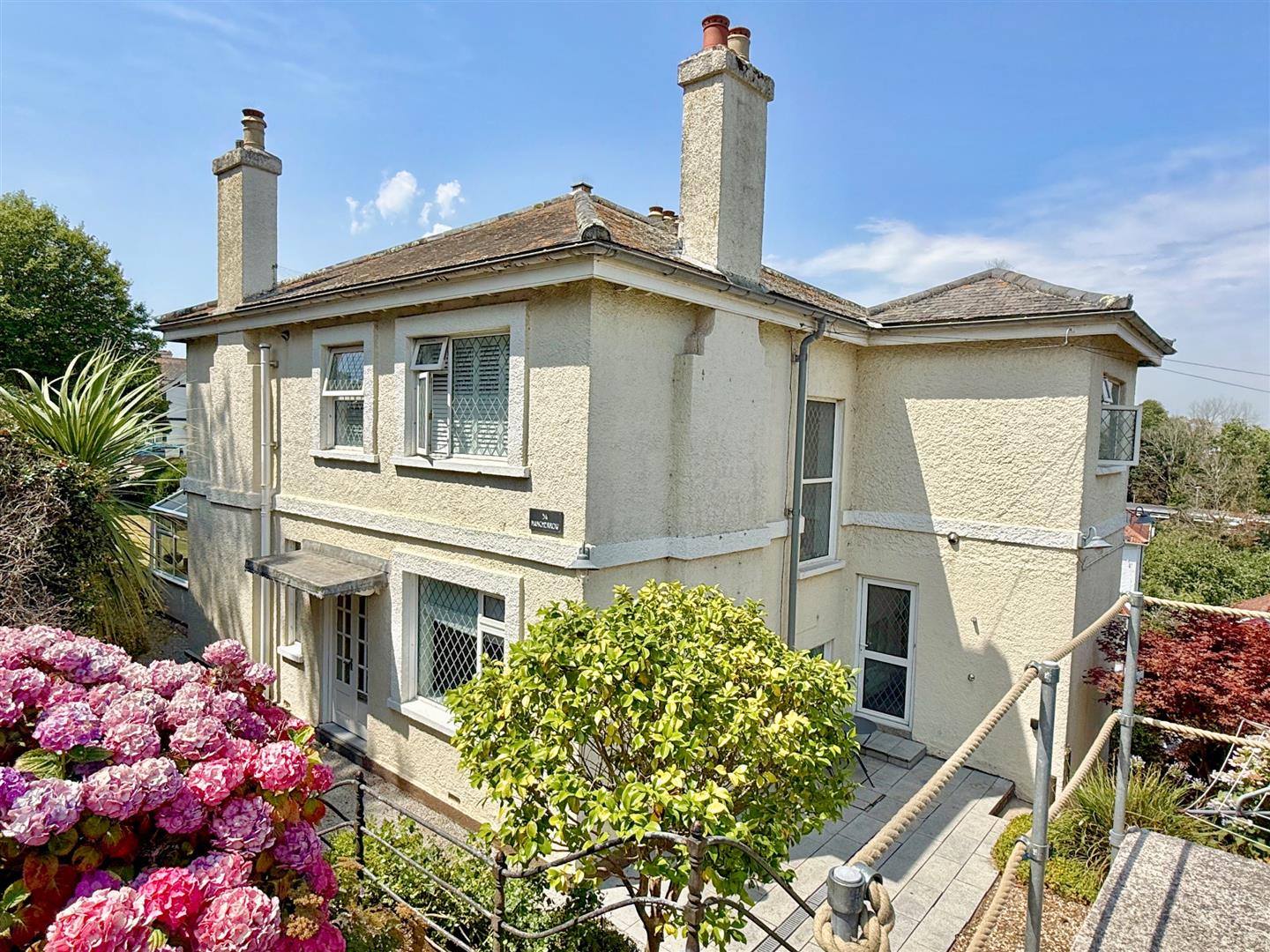 5 bed property in Melvill Road, Falmouth